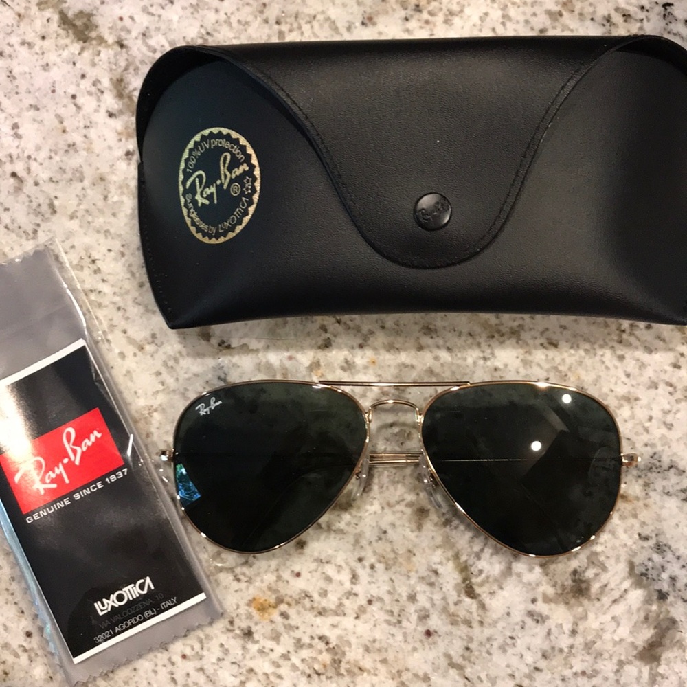 Ray-Ban Aviators.